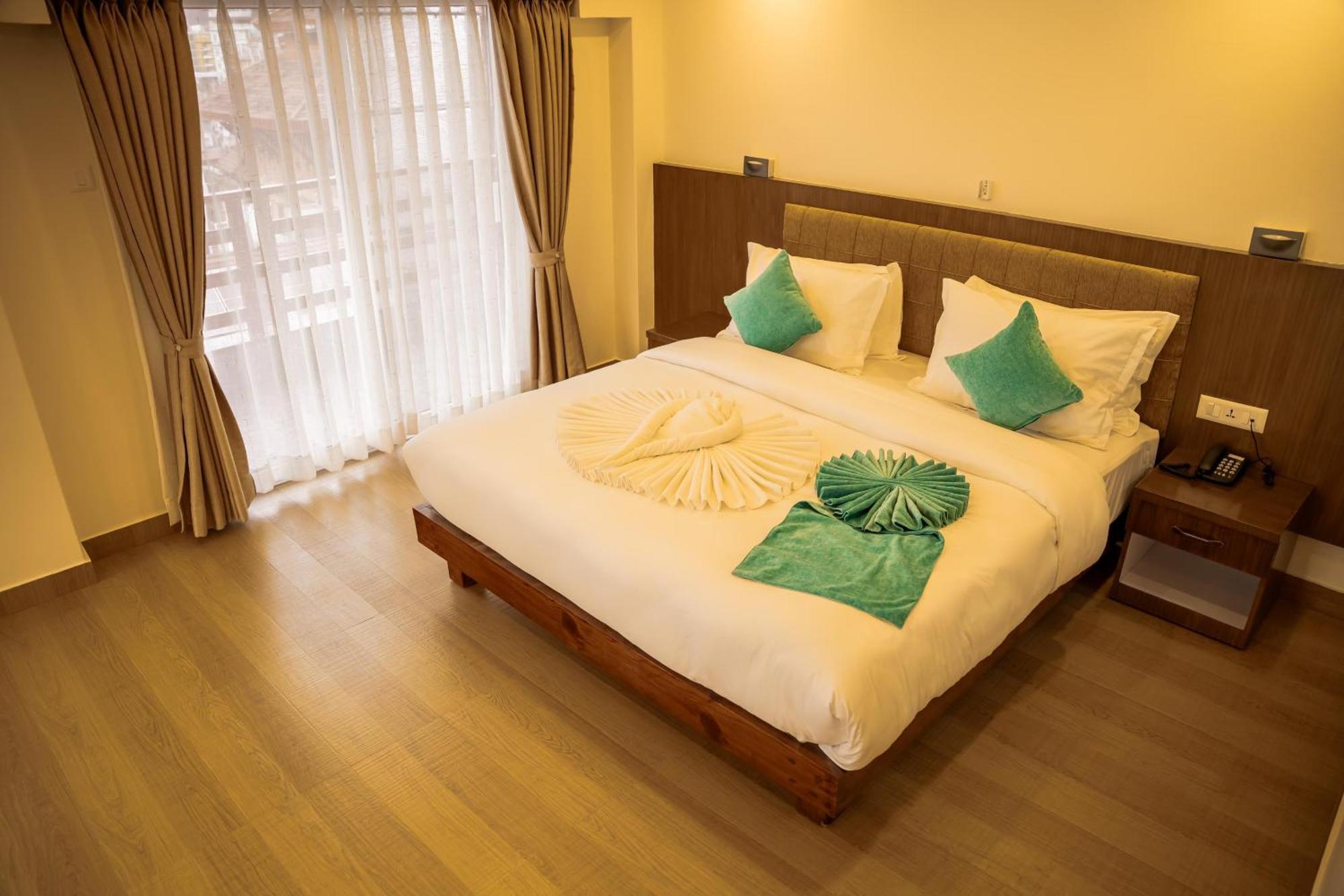 Pokhara Alpine And Springs Hotel Екстериор снимка