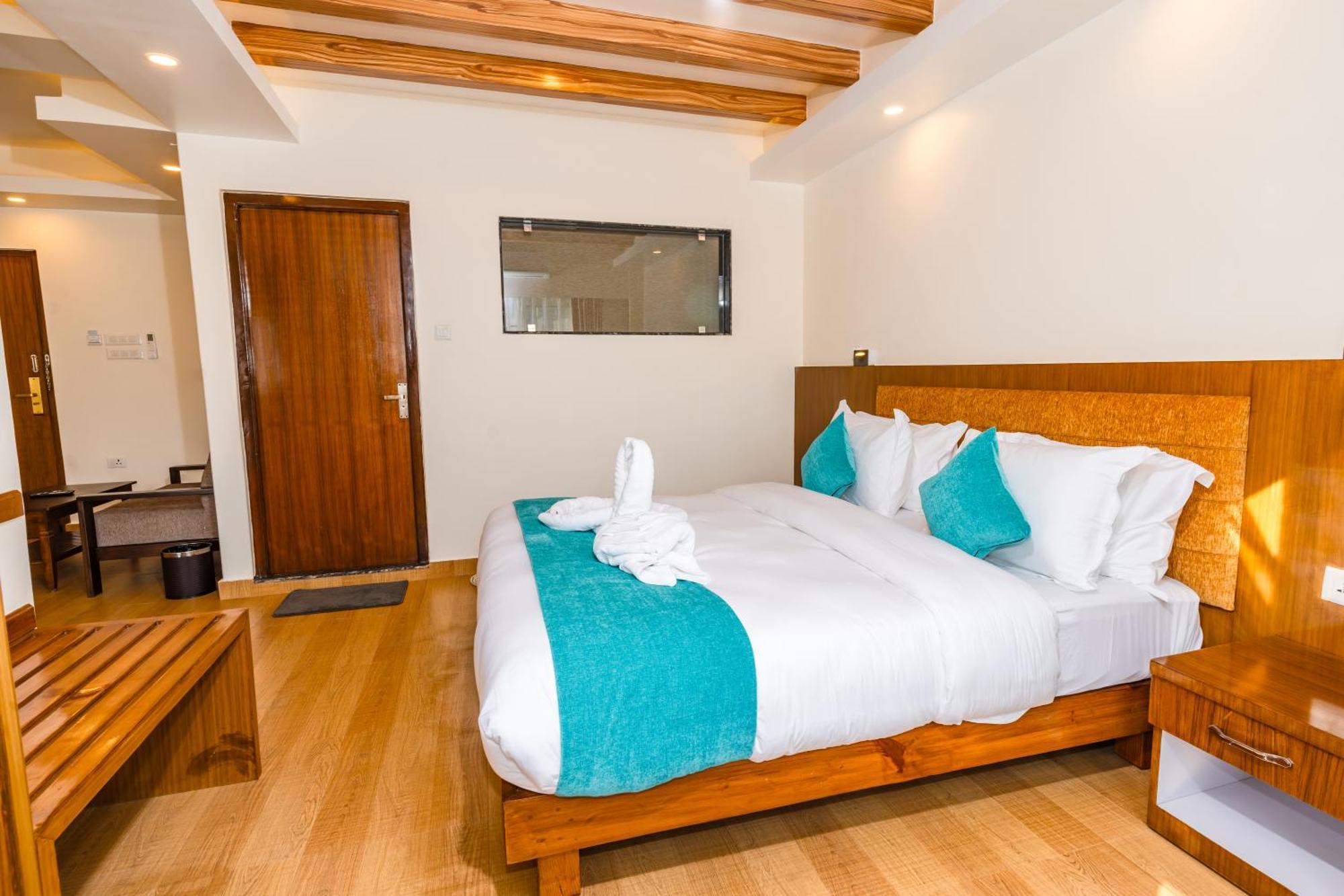 Pokhara Alpine And Springs Hotel Екстериор снимка