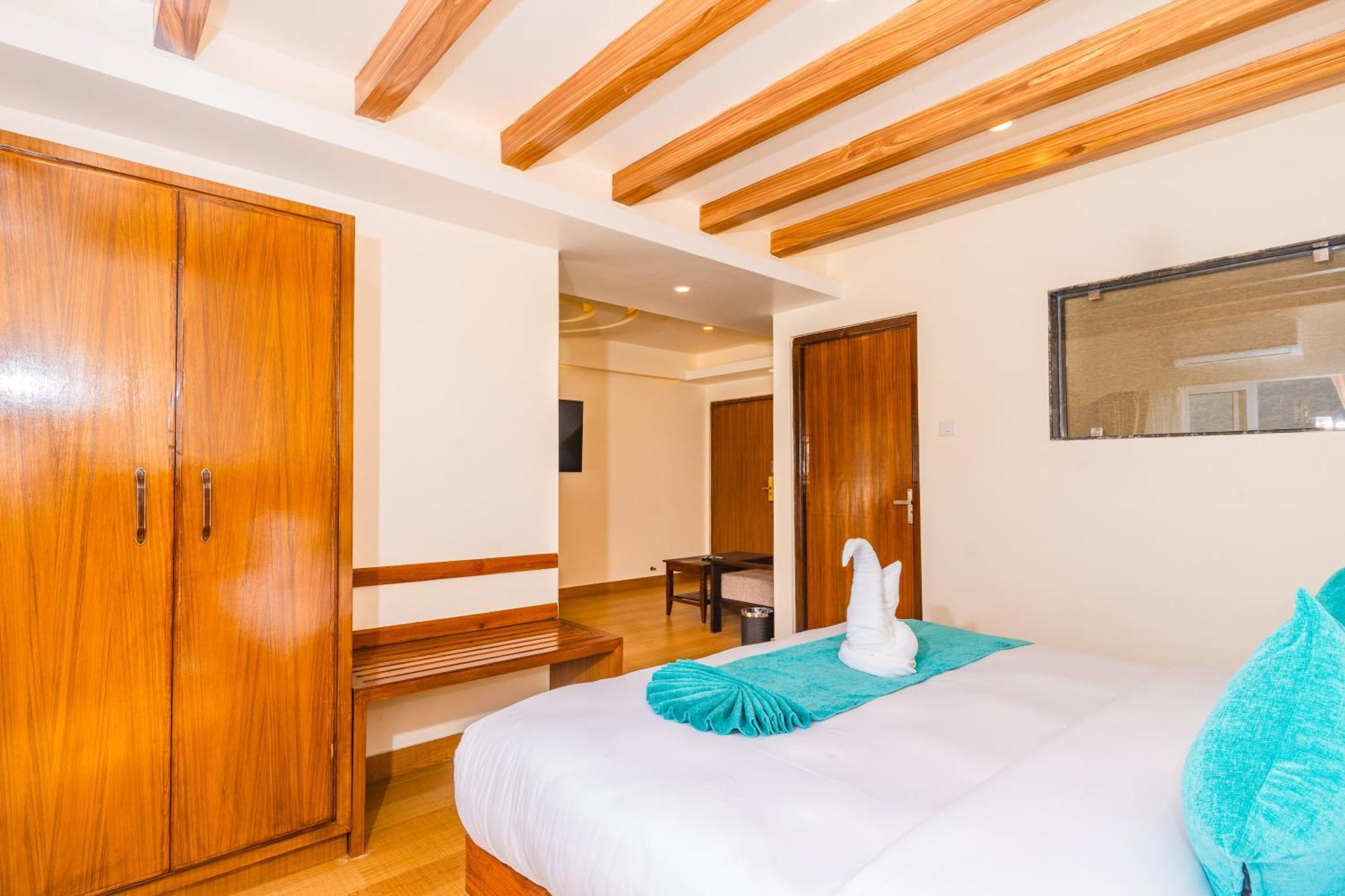 Pokhara Alpine And Springs Hotel Екстериор снимка