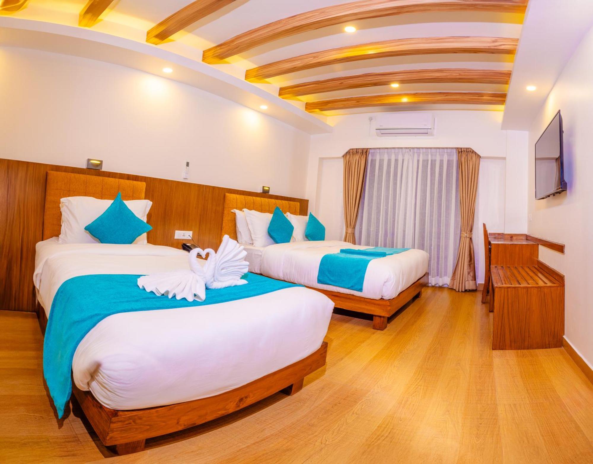 Pokhara Alpine And Springs Hotel Екстериор снимка