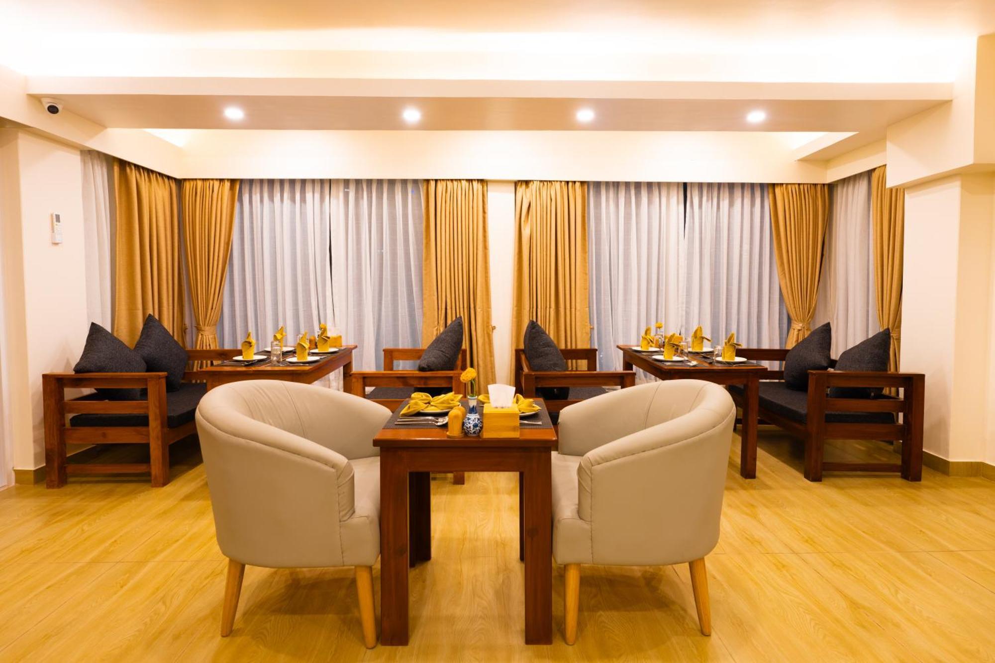 Pokhara Alpine And Springs Hotel Екстериор снимка