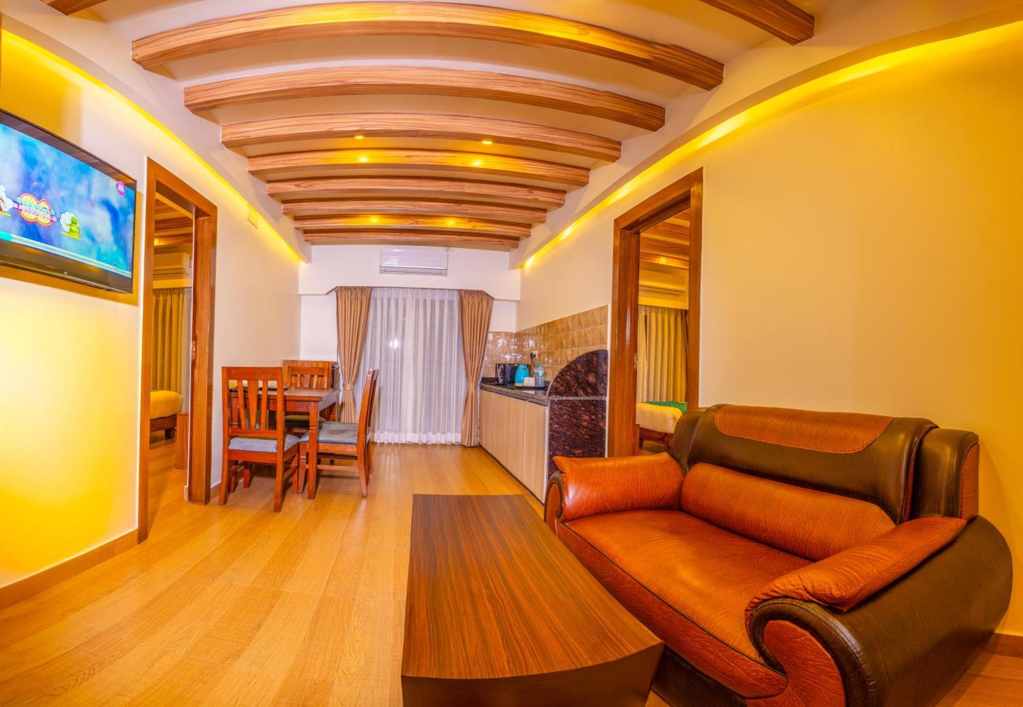 Pokhara Alpine And Springs Hotel Екстериор снимка