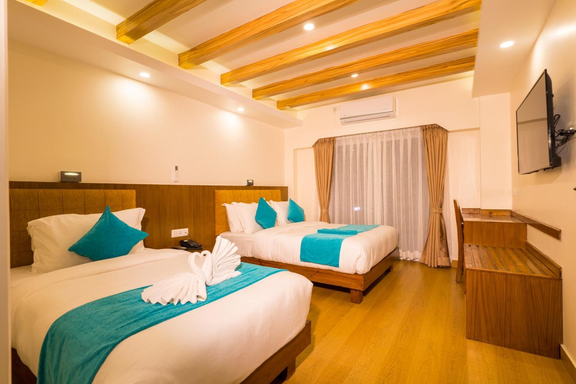 Pokhara Alpine And Springs Hotel Екстериор снимка