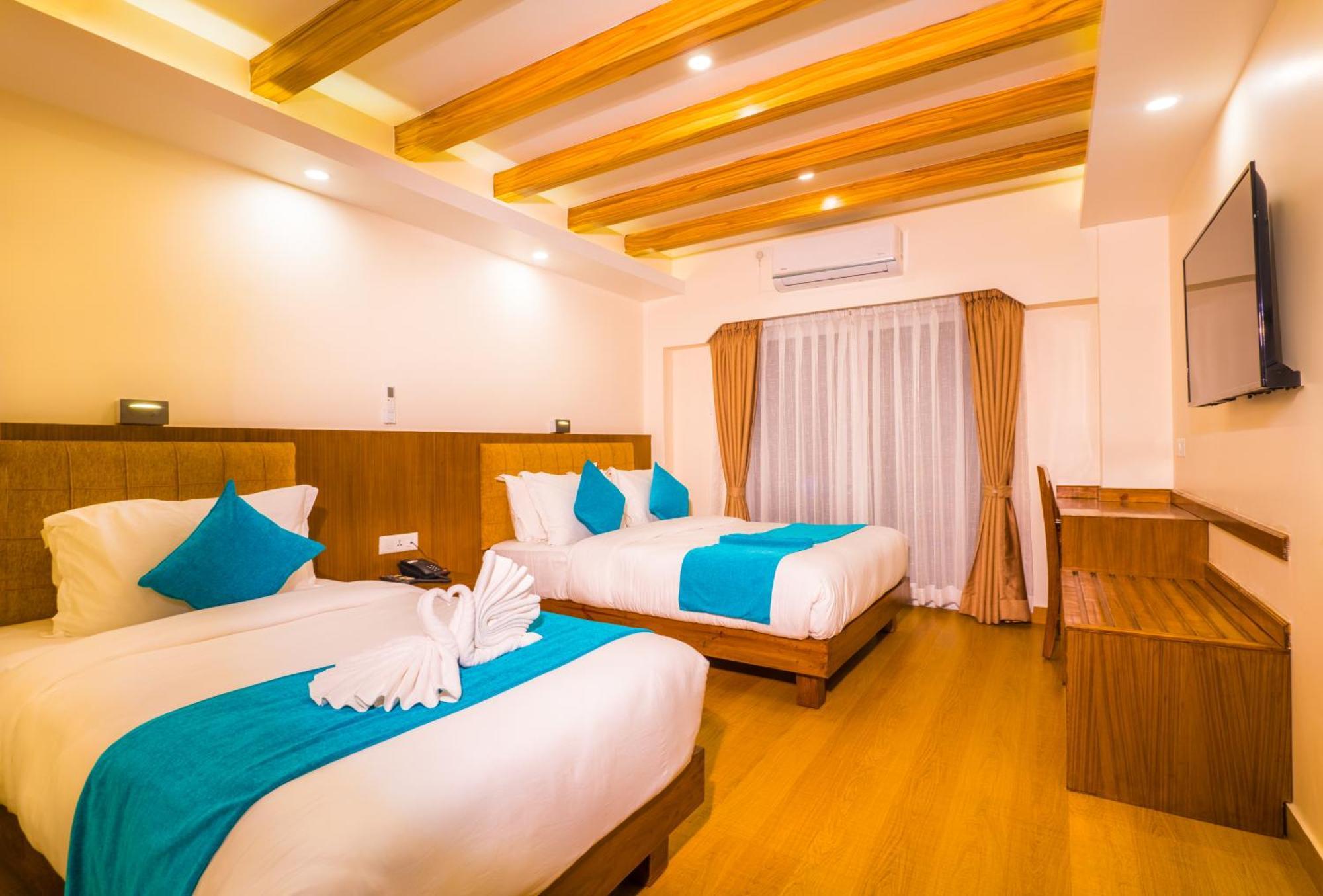 Pokhara Alpine And Springs Hotel Екстериор снимка